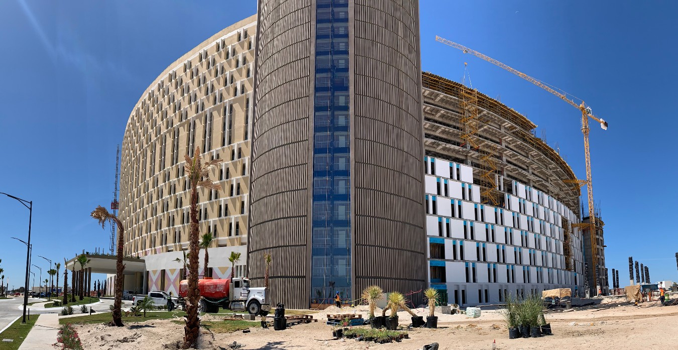 Esqueleto de construcción en obra con placas de eps para lograr una arquitectura pasiva con aislamiento térmico y maximizar el ahorro energético