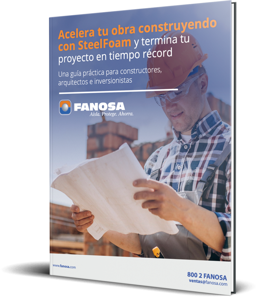 Ingeniero civil fuera de obra sosteniendo planos de construccion trabajando con steelfoam para acelerar su proyecto